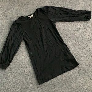 Black hard tail puff sleeve top